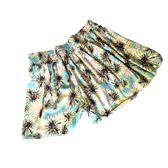 ** Free With Any Purchase Xhilaration Sleep Shorts Size M - Picture 2 of 5